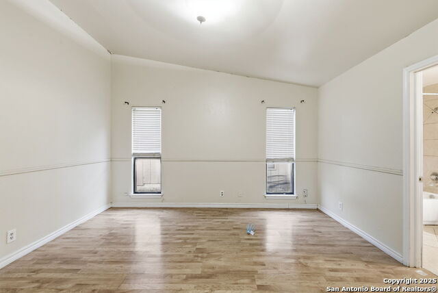 Image 10 of 29 For 5631 Wood Oak