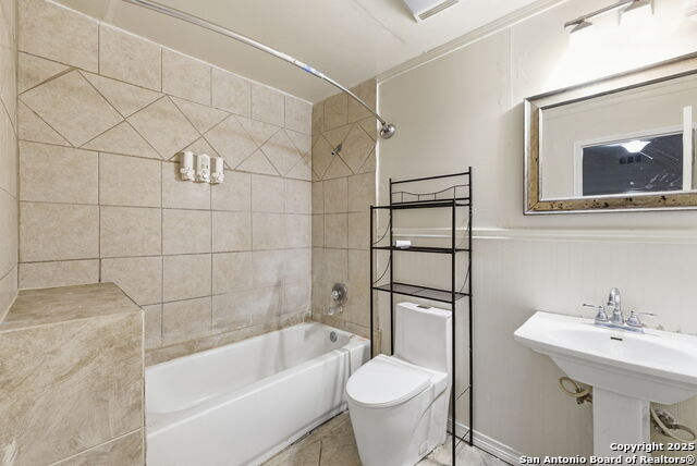 Image 11 of 29 For 5631 Wood Oak