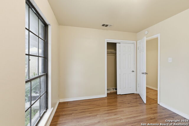 Image 16 of 29 For 5631 Wood Oak