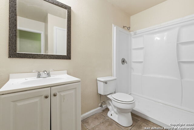 Image 17 of 29 For 5631 Wood Oak