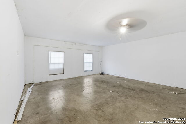 Image 4 of 29 For 5631 Wood Oak