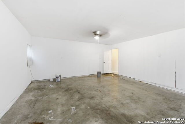 Image 5 of 29 For 5631 Wood Oak