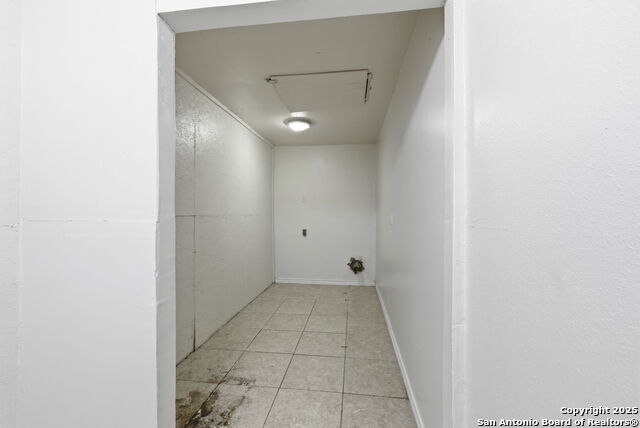 Image 8 of 29 For 5631 Wood Oak