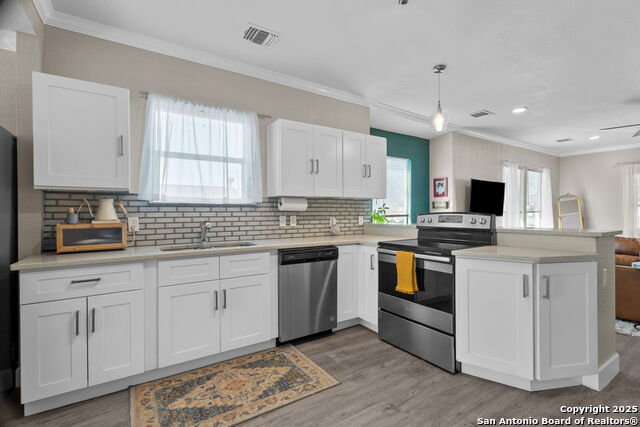 Image 16 of 31 For 810 Dakota  