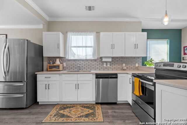 Image 17 of 31 For 810 Dakota  