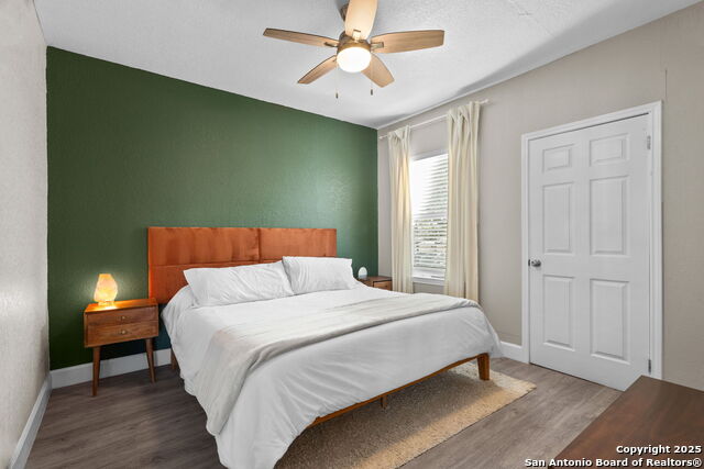 Image 23 of 31 For 810 Dakota  