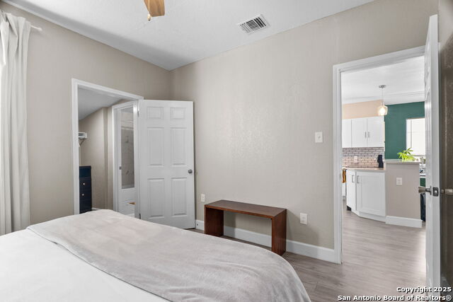 Image 24 of 31 For 810 Dakota  