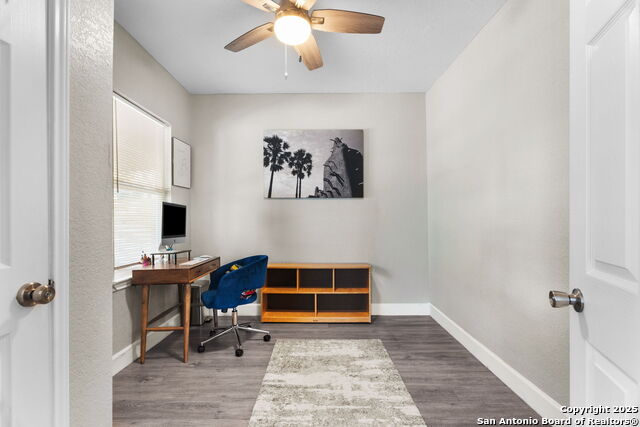 Image 6 of 31 For 810 Dakota  