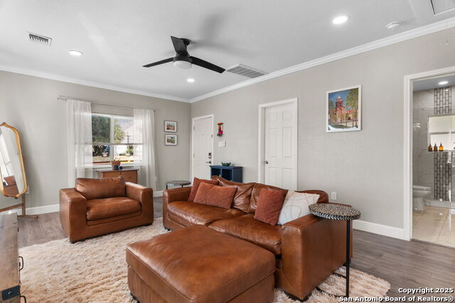 Image 8 of 31 For 810 Dakota  