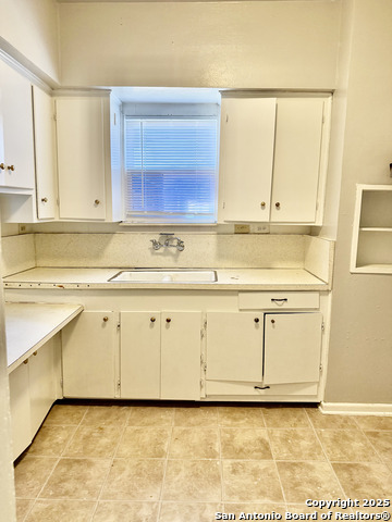 Image 3 of 12 For 644 Bailey Avenue