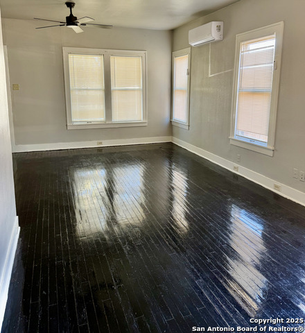 Image 6 of 12 For 644 Bailey Avenue