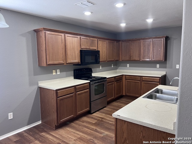 Listing photo id 1 for 9411 Rainbow Crk