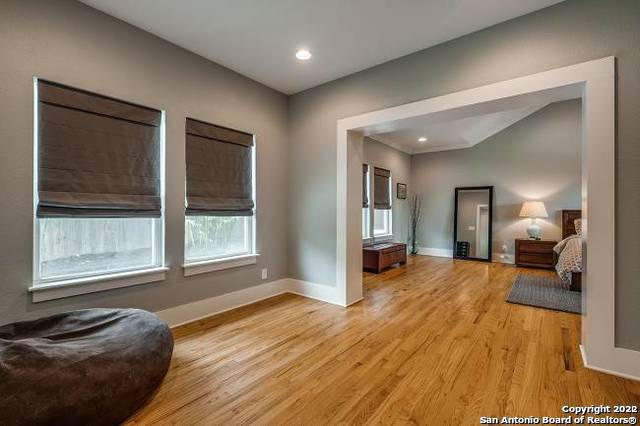 Image 23 of 40 For 222 Post Ave