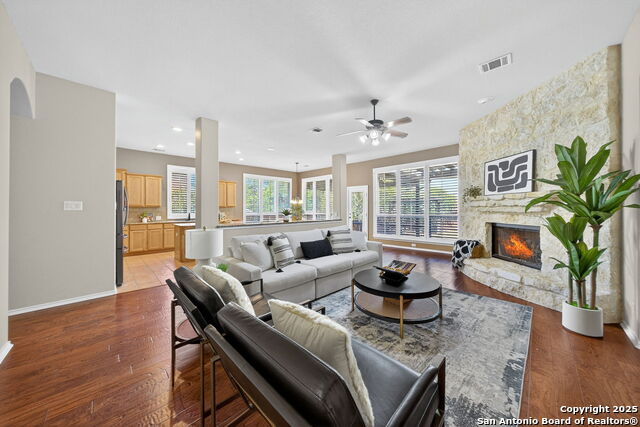 Image 11 of 46 For 8603 Artesia Gap