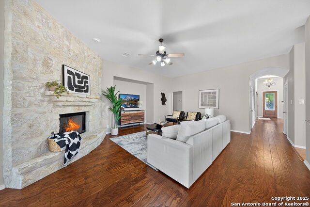 Image 13 of 46 For 8603 Artesia Gap