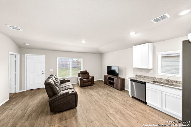 Image 5 of 26 For 19911 Wyatt Earp