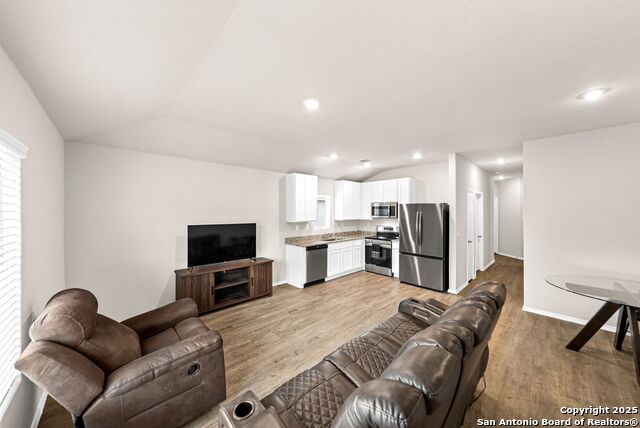 Image 8 of 26 For 19911 Wyatt Earp