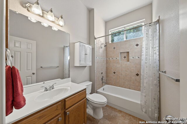 Image 15 of 32 For 19527 Mill Oak