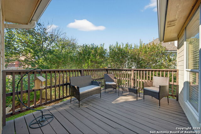 Image 21 of 32 For 19527 Mill Oak