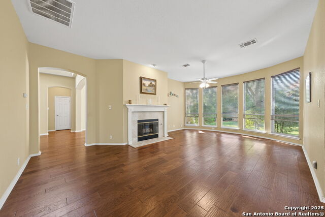 Image 5 of 32 For 19527 Mill Oak