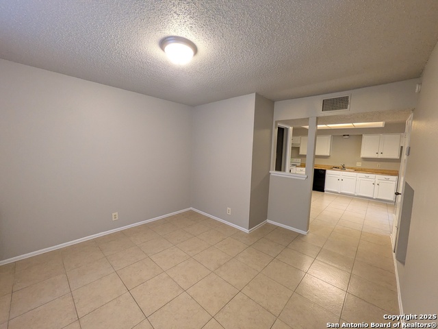 Image 2 of 14 For 330 Byrd W 2