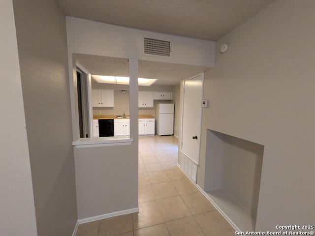 Image 3 of 14 For 330 Byrd W 2