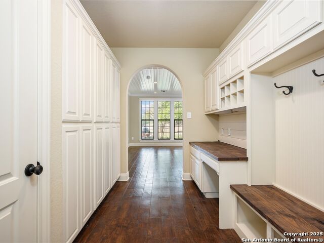 Image 19 of 55 For 382 Upland Ct