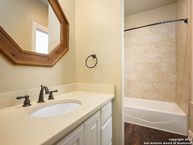 Image 21 of 55 For 382 Upland Ct