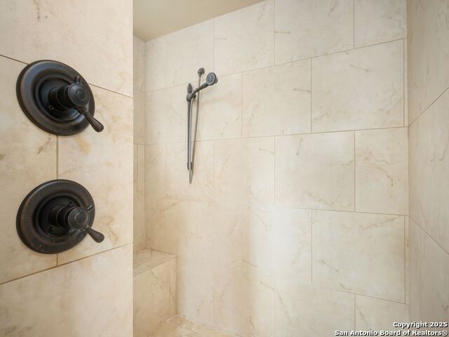 Image 28 of 55 For 382 Upland Ct