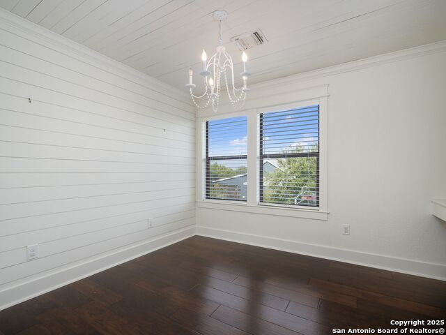 Image 30 of 55 For 382 Upland Ct