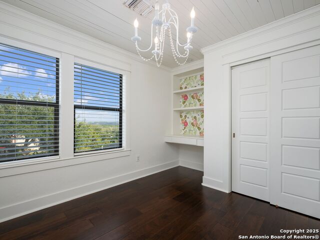 Image 31 of 55 For 382 Upland Ct