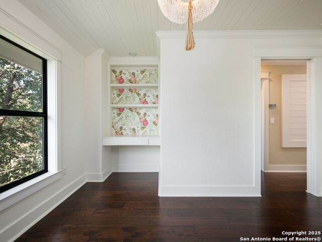 Image 37 of 55 For 382 Upland Ct