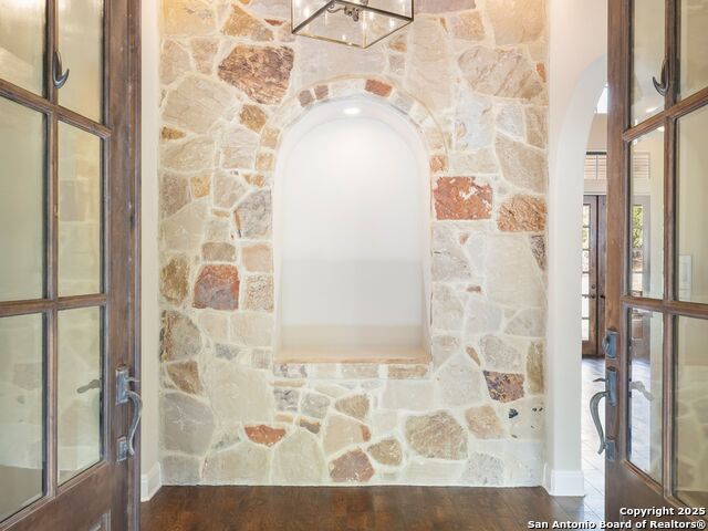 Image 4 of 55 For 382 Upland Ct