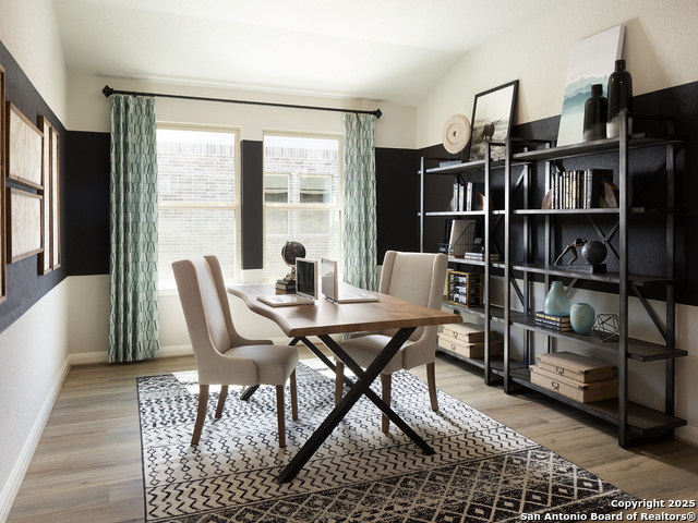 Listing photo id 9 for 958 Earp  