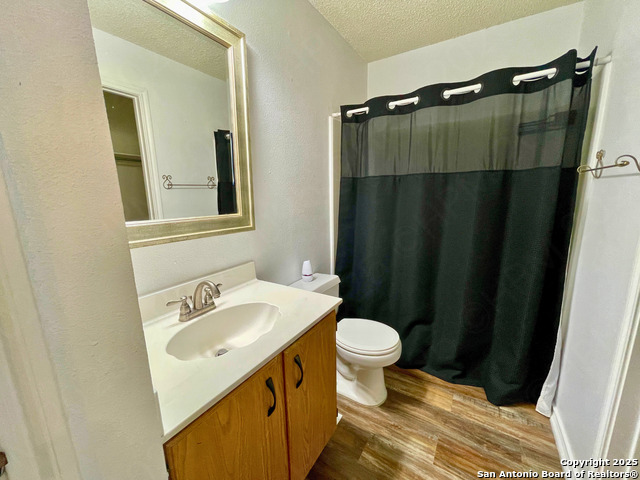 Image 9 of 14 For 8858 Roquefort