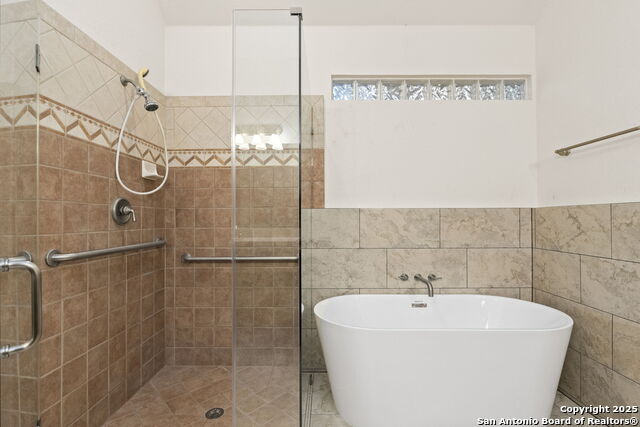 Image 20 of 37 For 146 Roseheart