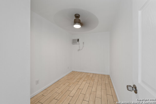 Image 21 of 50 For 143 Park