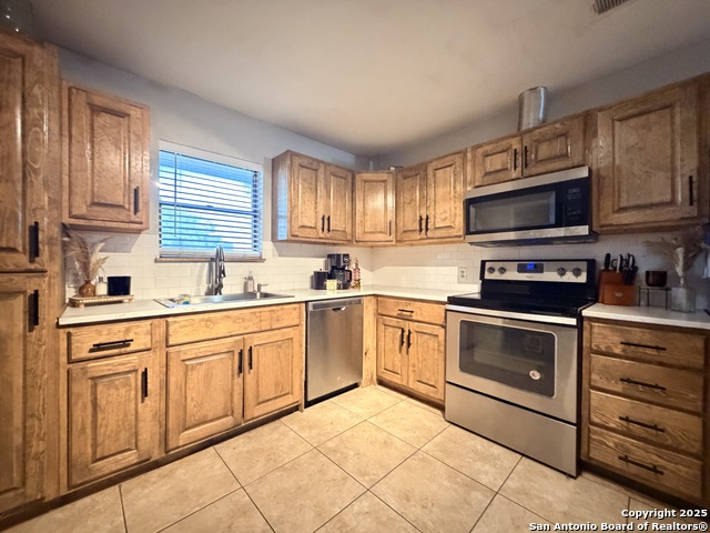 Image 3 of 15 For 902 Flournoy W