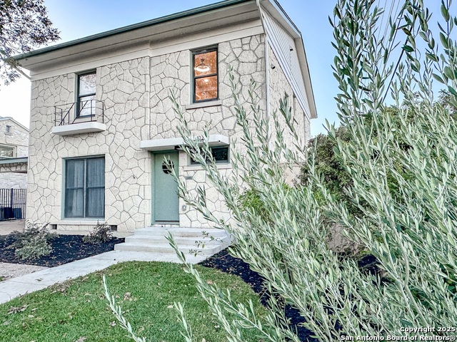 Image 3 of 60 For 102 Luther