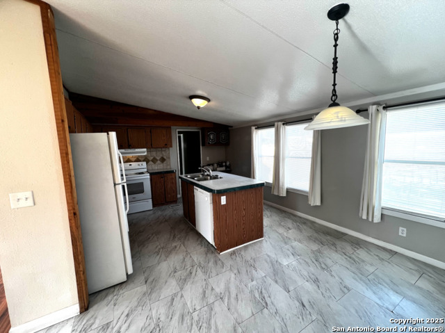 Image 7 of 24 For 222 B Street