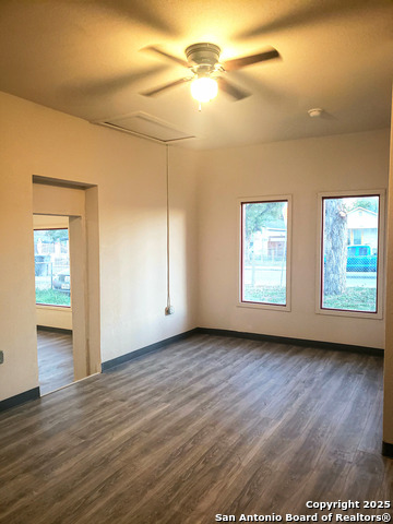 Listing photo id 9 for 1211 Gladstone