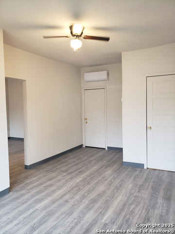 Listing photo id 10 for 1211 Gladstone