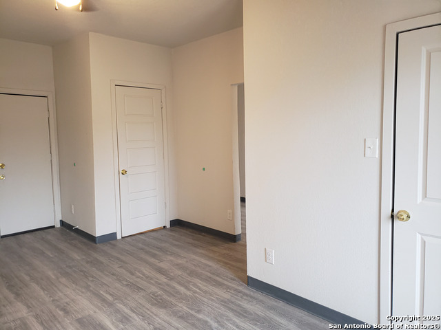 Listing photo id 13 for 1211 Gladstone