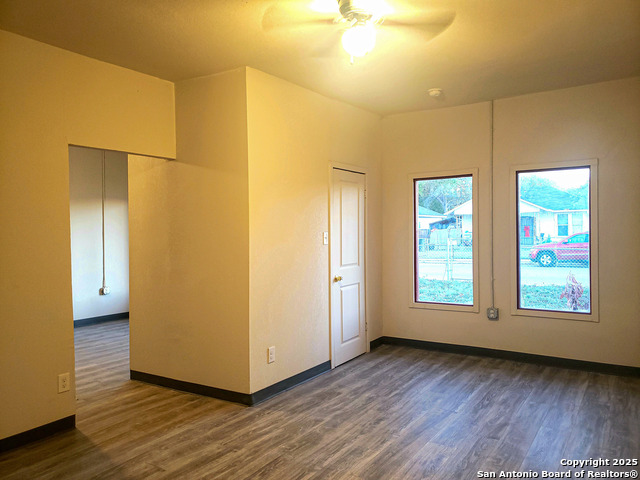 Listing photo id 14 for 1211 Gladstone