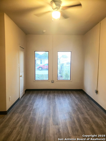 Listing photo id 15 for 1211 Gladstone