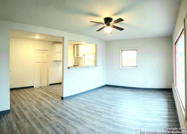 Listing photo id 0 for 1211 Gladstone