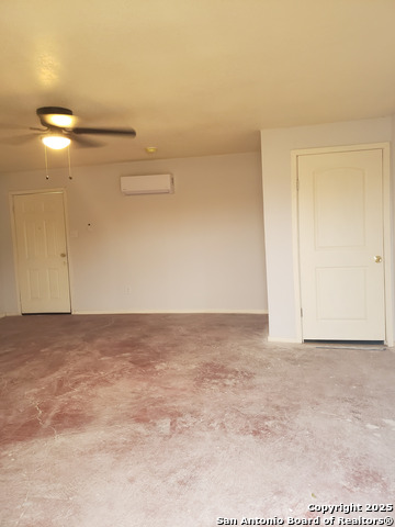 Listing photo id 19 for 1211 Gladstone