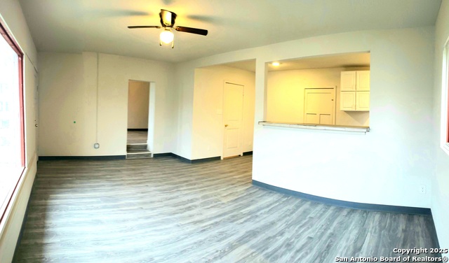 Listing photo id 1 for 1211 Gladstone