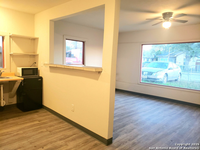 Listing photo id 2 for 1211 Gladstone