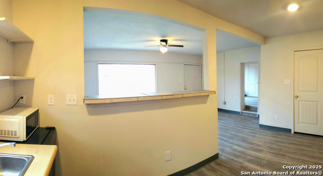 Listing photo id 5 for 1211 Gladstone